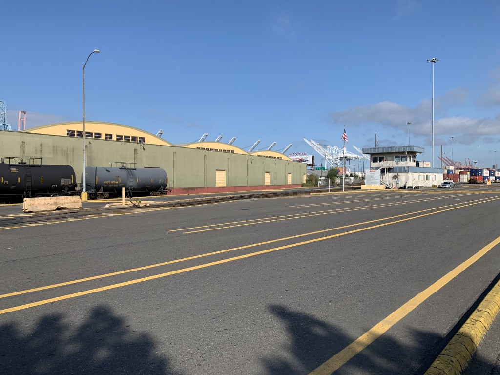 Seattle Lighting THE INDUSTRIAL LEAD